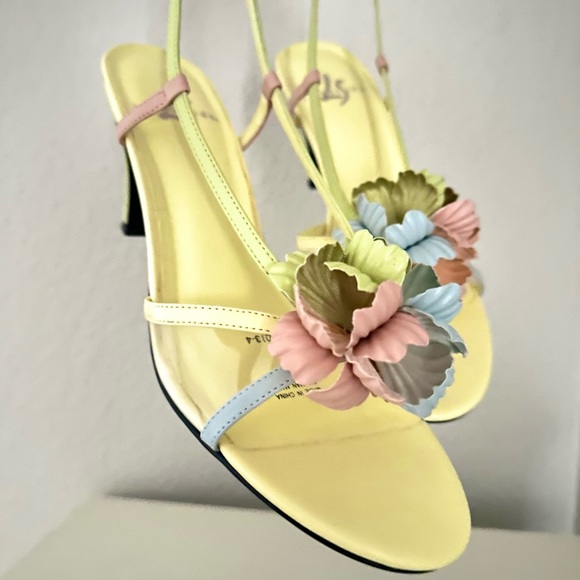 Vintage Pastel Floral Wedding Heels - Picture 3 of 14